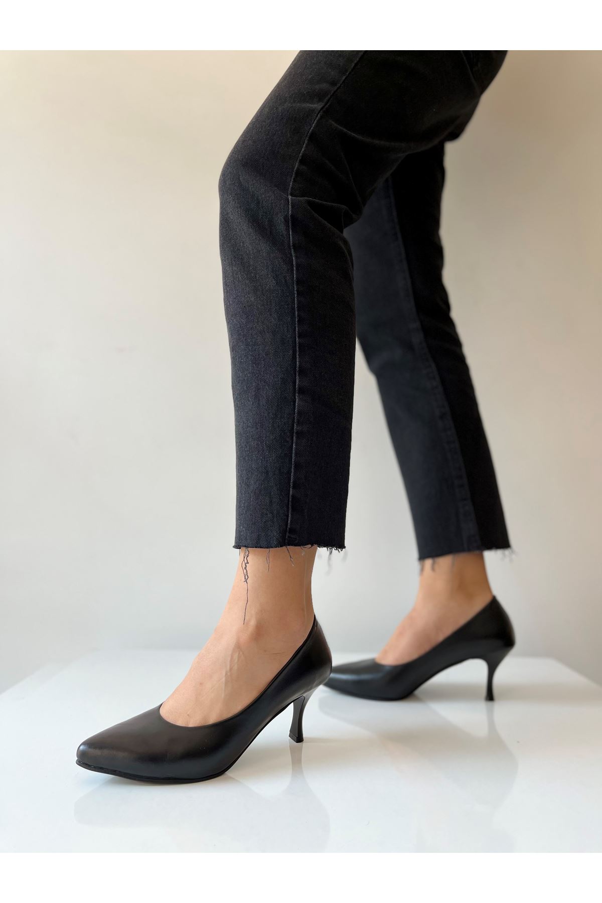 Gerçek Deri Kadın Topuklu Ayakkbı  Siyah Cool