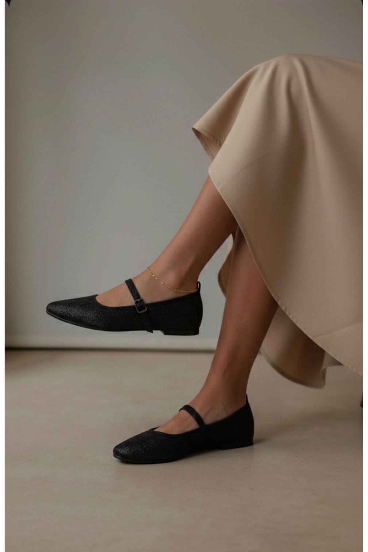 Siyah Kadın Tokalı   Babet  Sofia