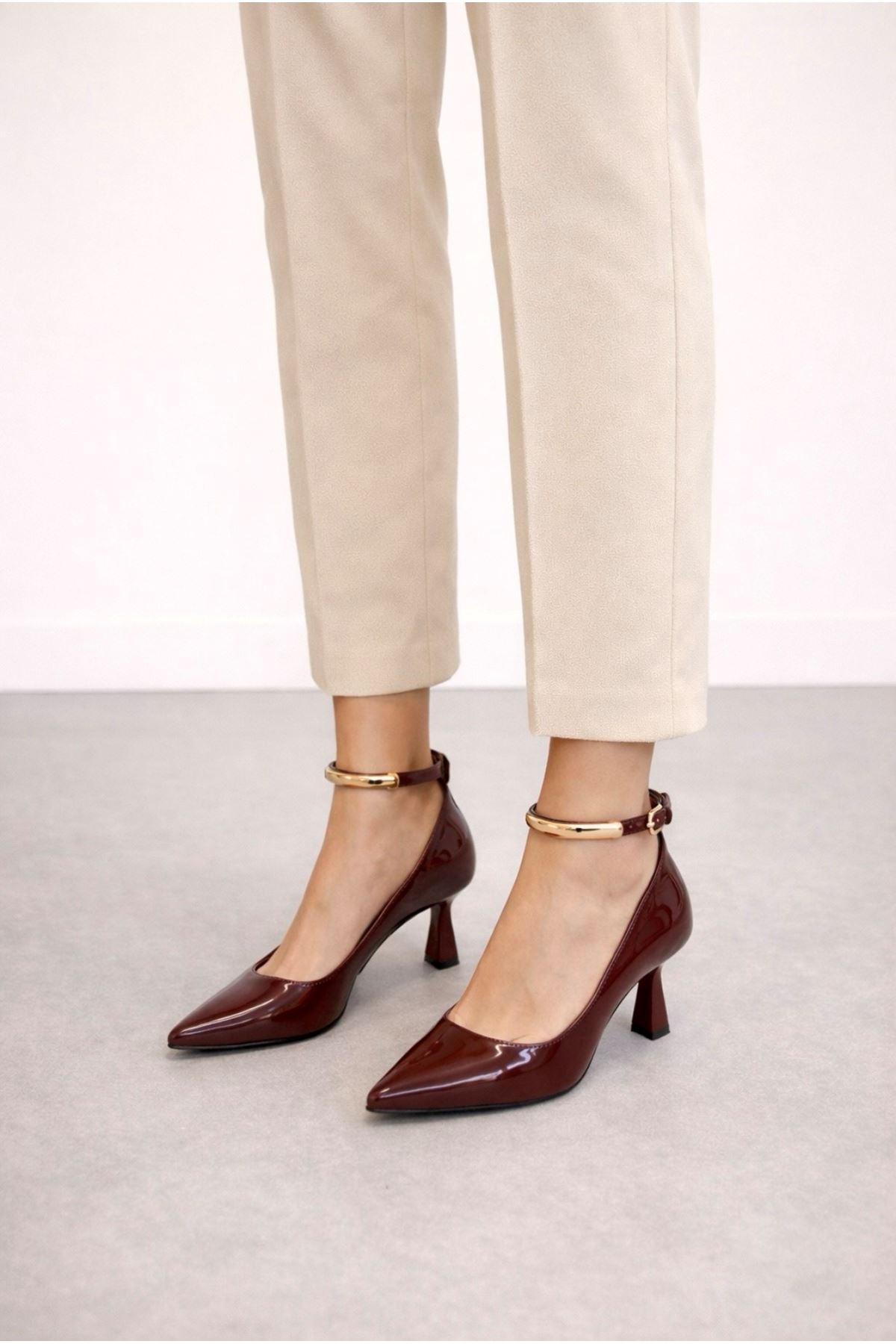  Kadın Tokalı  Topuklu  Ayakkabı Bordo Mirella