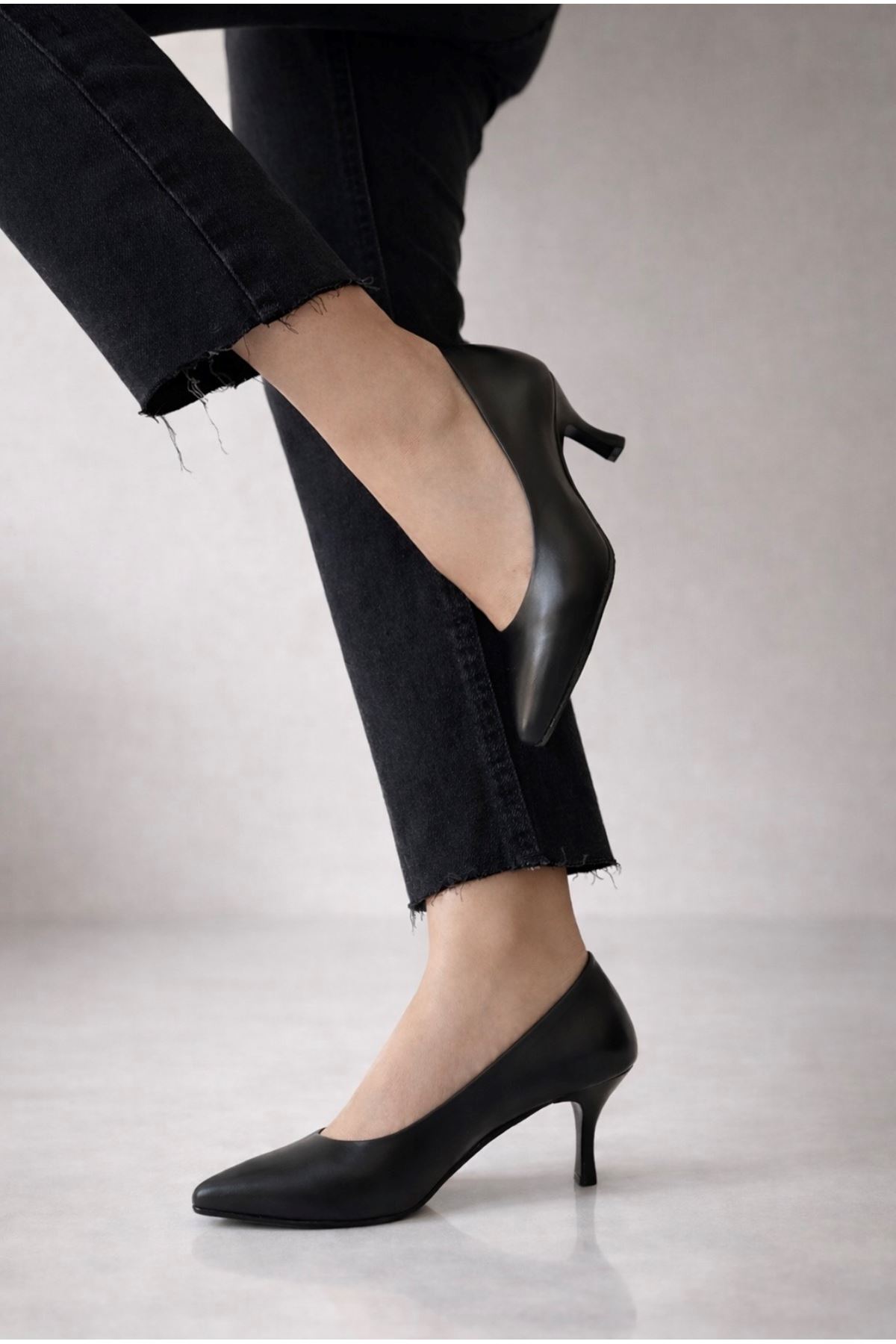 Gerçek Deri Kadın Topuklu Ayakkbı  Siyah Cool