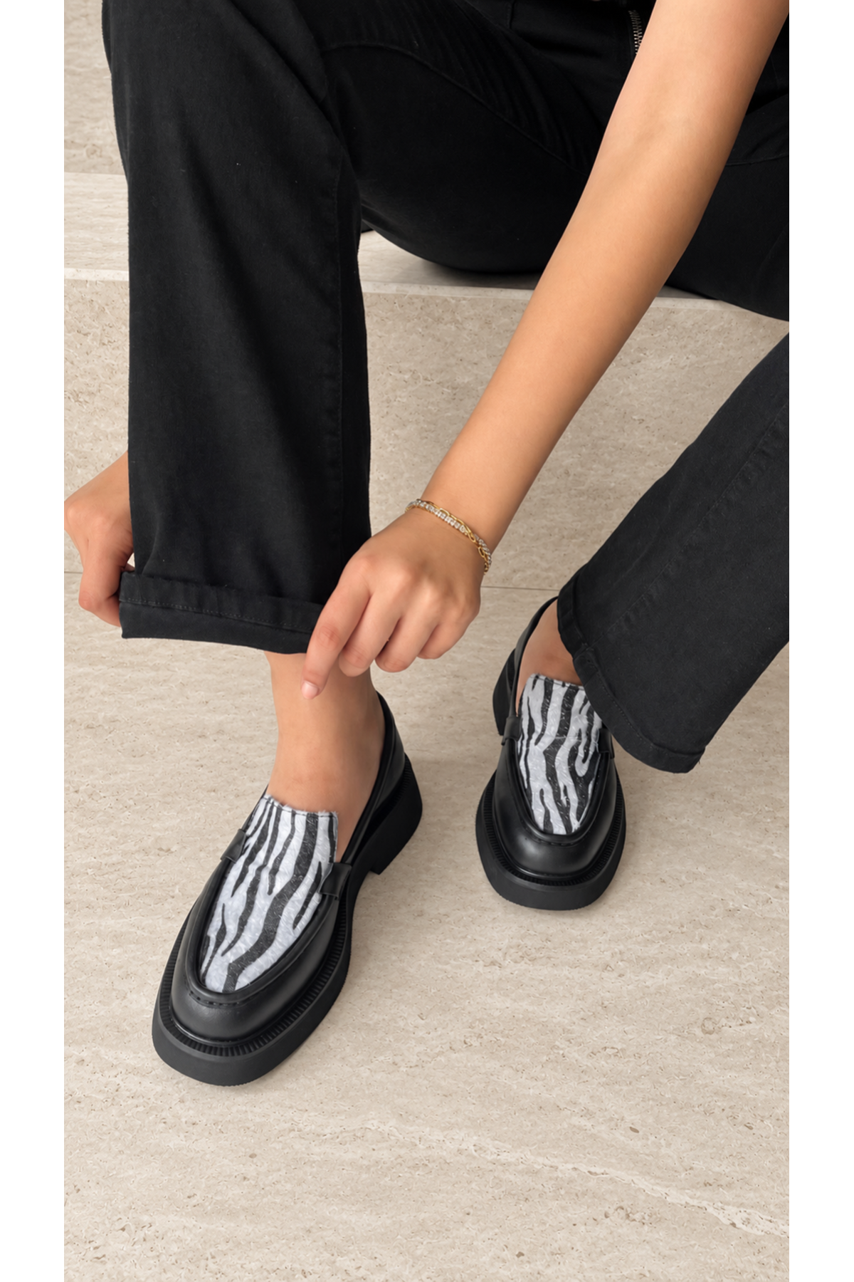 Gerçek Deri Siyah Zebra Desenli Kadın Loafer  Zain