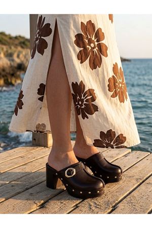 Hakiki Deri Kahverengi  Kadın Tokalı Terlik  Flamenco